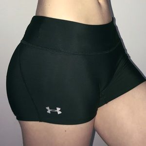 Underarmour athletic shorts